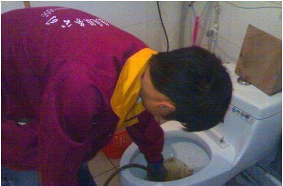衛生間下水道(dào)堵住了怎麼(me)辦?這(zhè)幾種(zhǒng)疏通方法一定要知道(dào)
